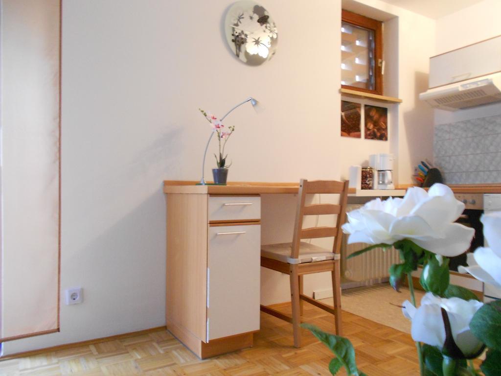 Apartments Hofgarten Регенсбург Номер фото